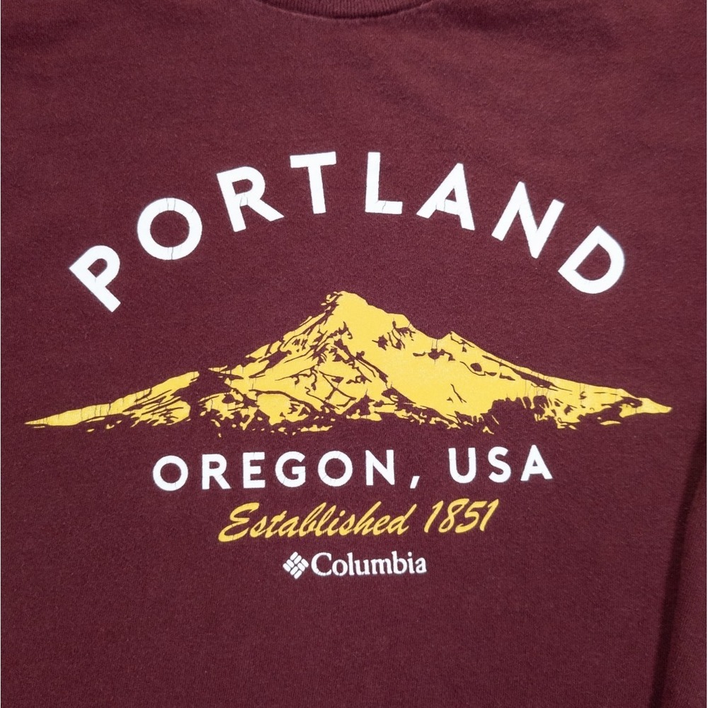 Columbia Portland Oregon Mens L Red Graphic Spell Out Long Sleeve T Shirt